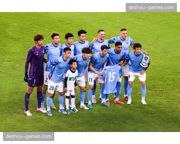 深圳新鹏城对大连英博中场争夺，周定洋覆盖与斯坦丘调度对比